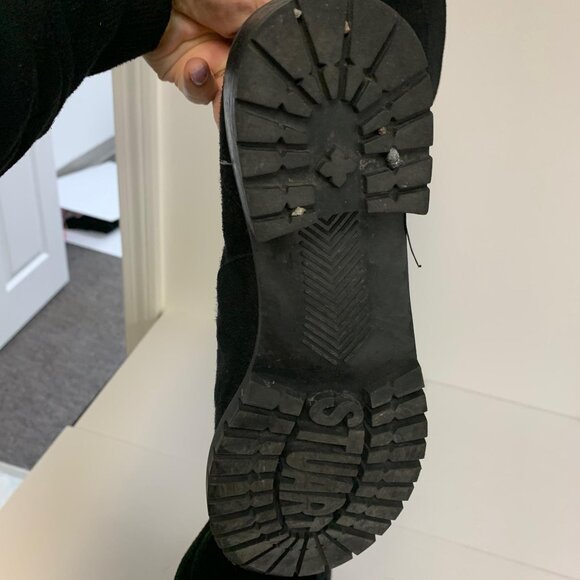 Stuart Weitzman lace up suede faux fur lining sz 8 - Picture 9 of 9